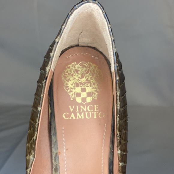 Vince Camuto Snake Skin heels - Picture 3 of 10